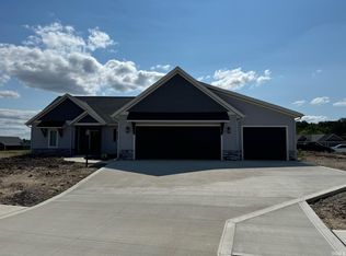 9931 Galaxy Dr, Fort Wayne, IN 46835