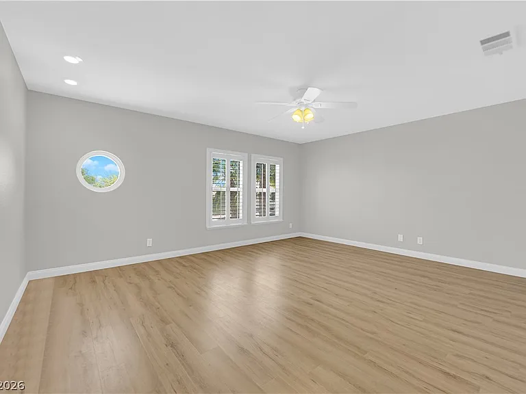 8112 Tropic Isle Cir — Photo 32