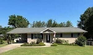 1st image of 5010 Lake Circle Dr NE