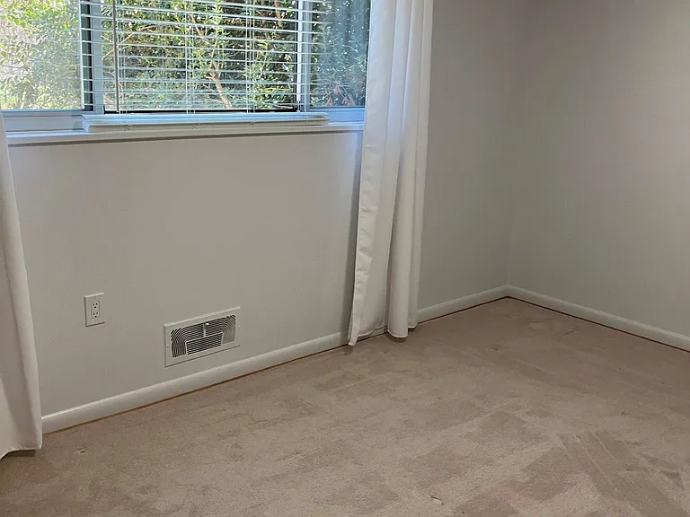 10620 Weymouth St #101 — Photo 68