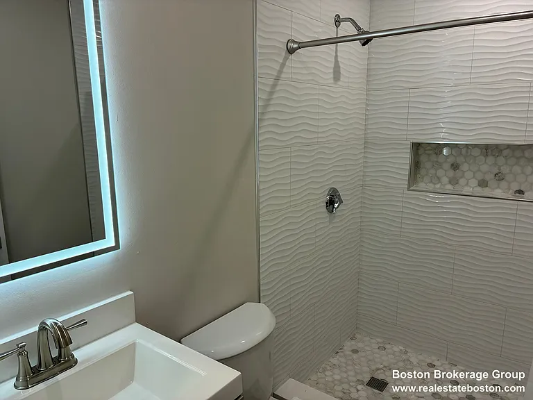 11 Romsey St #2 — Photo 7