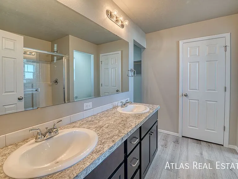 2711 W Balboa Dr — Photo 24