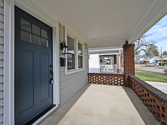 3rd image of 1631 Emmons Ave