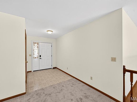 5th image of 1310 Sleepy Hollow Dr