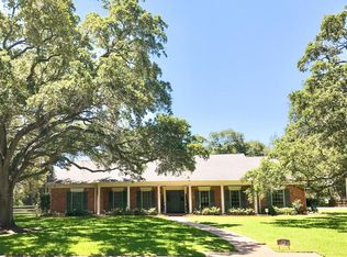 2716 Oak Dr, Bay City, TX 77414