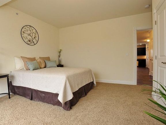 Bedroom 2 with Queen bed