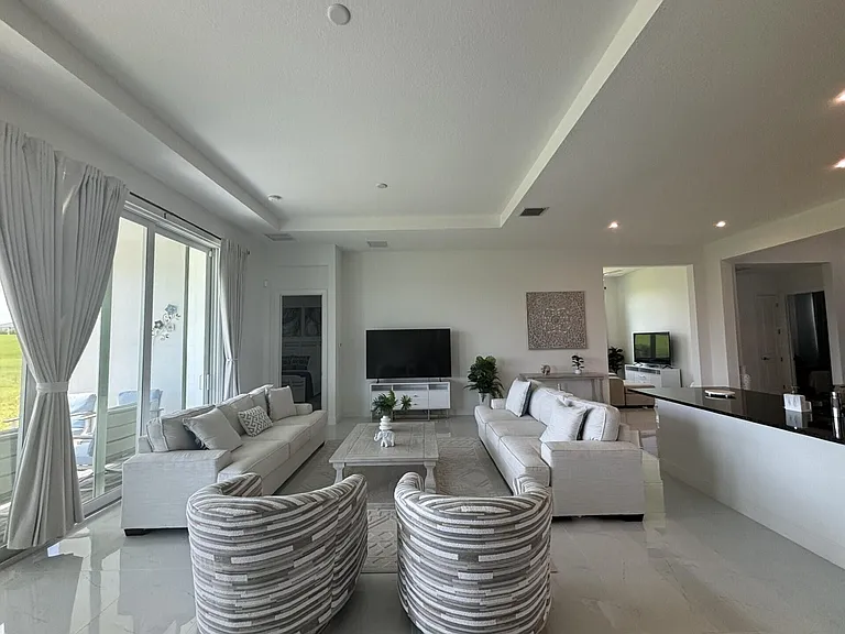 10231 SW Latium Way — Photo 14