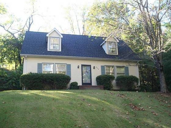 1st image of 904 Hazelwood Ln