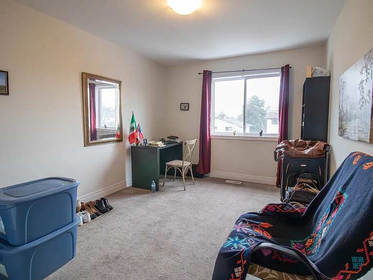 23 Manhattan Ct — Photo 12