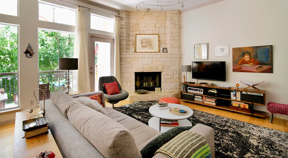 300 Le Grande Ave — Photo 1