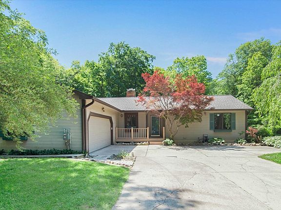 2nd image of 7520 Carmel Ln