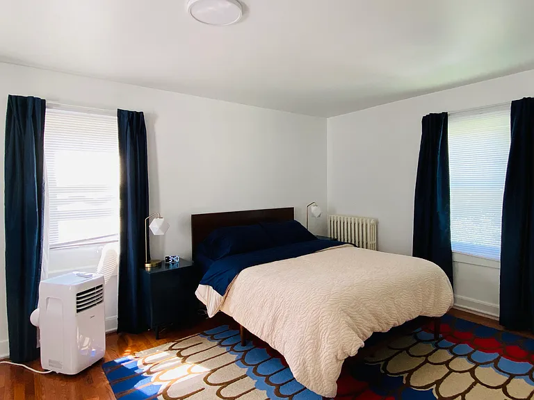 220 S Geneva St #4 — Photo 2