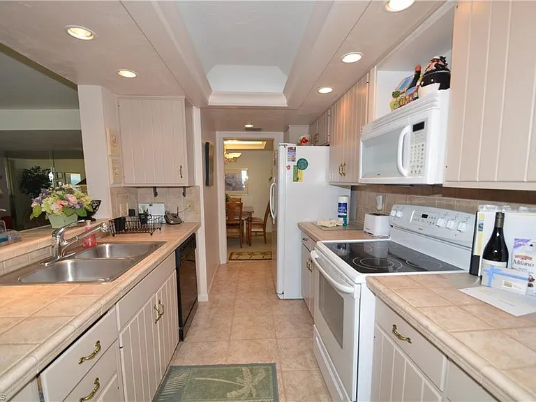 10951 Gulf Shore Dr #504 — Photo 8