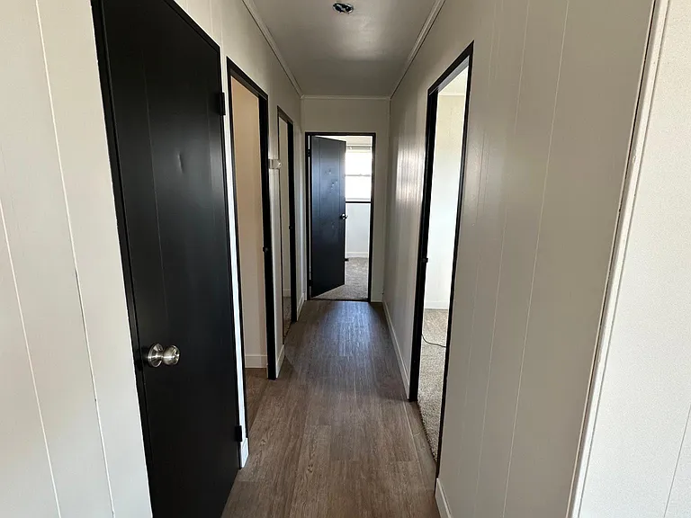 1504 Keith Dr NE — Photo 4