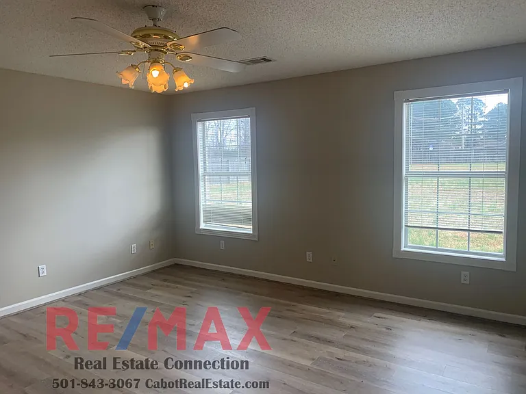 35 Reno Dr — Photo 5