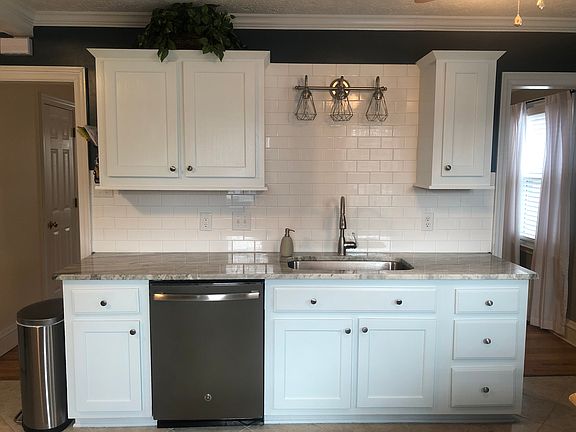 2nd image of 427 Chimborazo Blvd