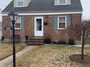 428 Emory Rd, Mineola, NY 11501