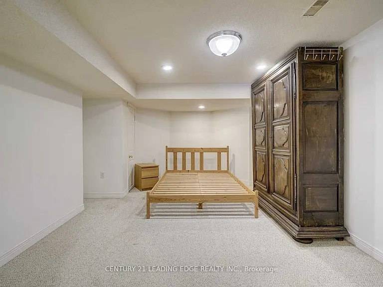 1374 Heritage Way #BASEMENT — Photo 26