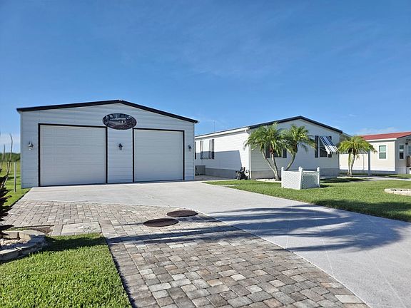 5th image of 1100 SW 44th Blvd