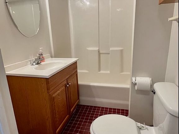 4th image of 130 11th St NE #3