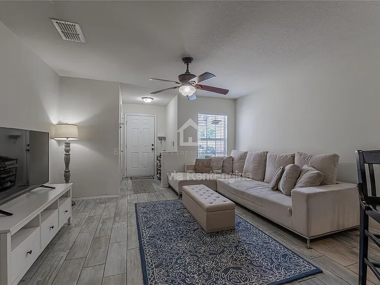 5095 Dominica Dr — Photo 4