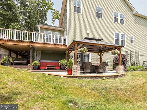 4th image of 206 Woods Dr