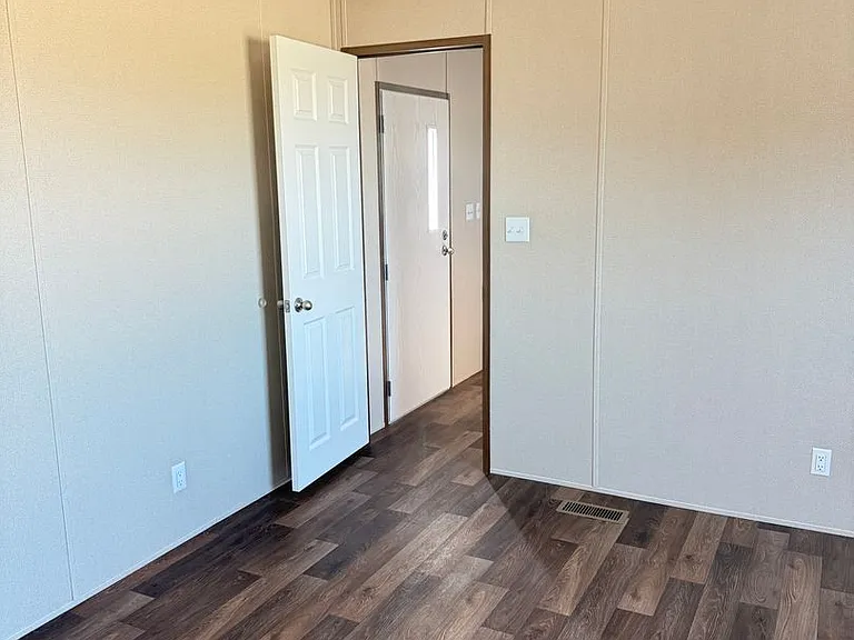 10036 Pamela St — Photo 2