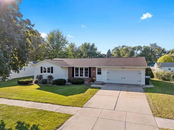 1178 Robin St, De Pere, WI 54115