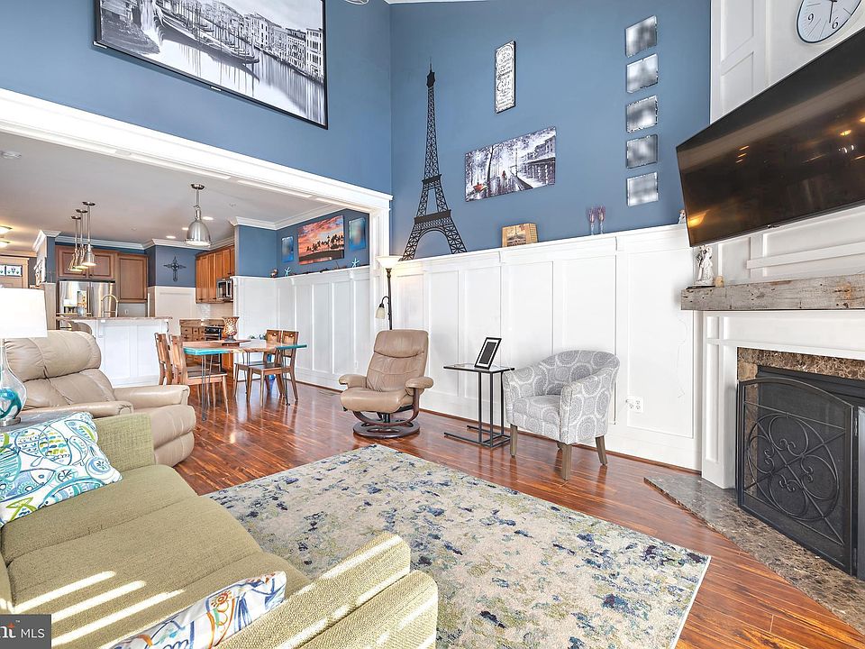 1st image of 611 Caracle Ct
