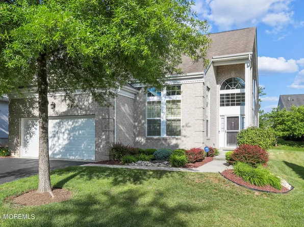 8 Shoemaker Road, Manalapan, NJ 07726