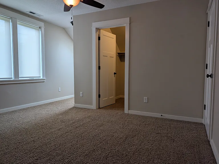 1135 W 28th Ave — Photo 15