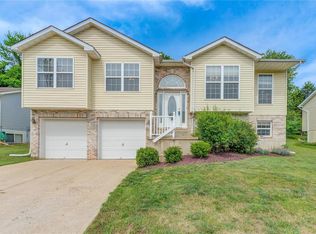 2325 Arkansas Dr, High Ridge, MO 63049