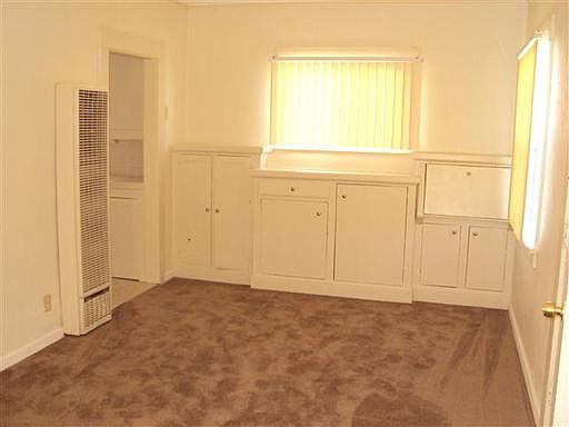 5th image of 3355 Beechwood Ave APT B