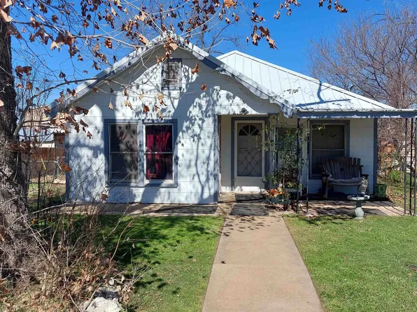 305 W Sandstone Street, Llano, TX 78643-0000