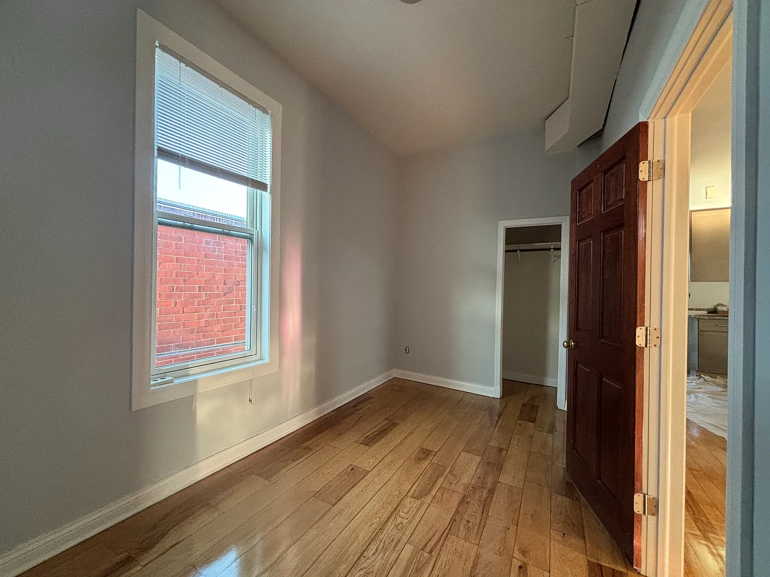 3 bed, 1099 sqft, $1,900 — Photo 4
