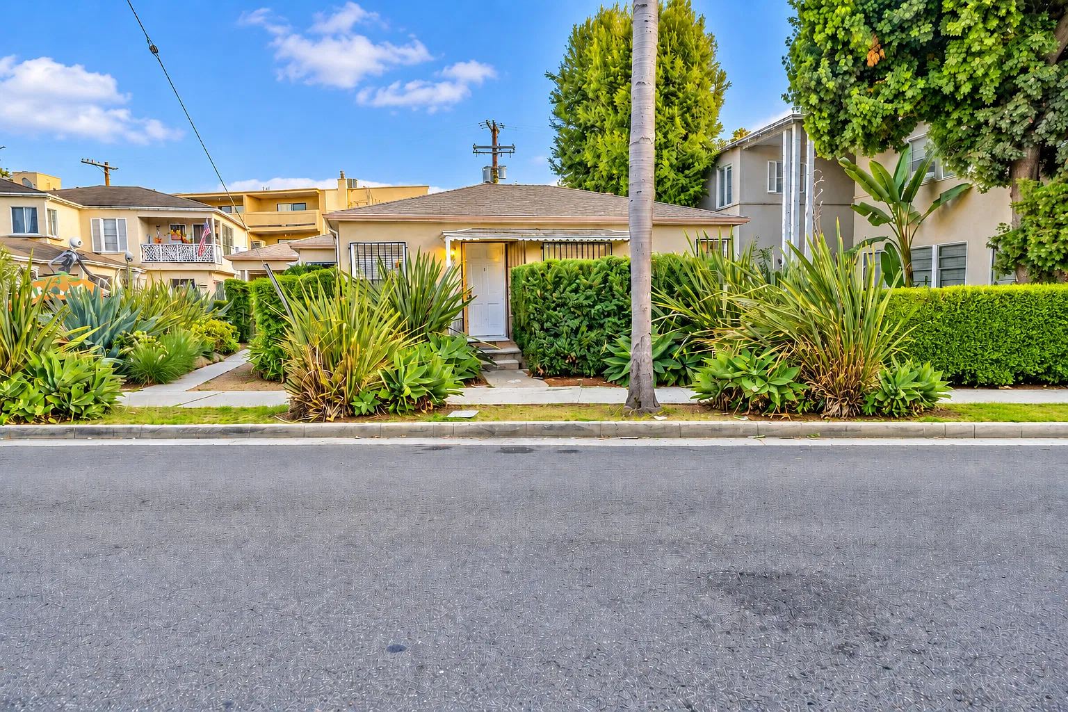 11362 Exposition Blvd — Photo 4