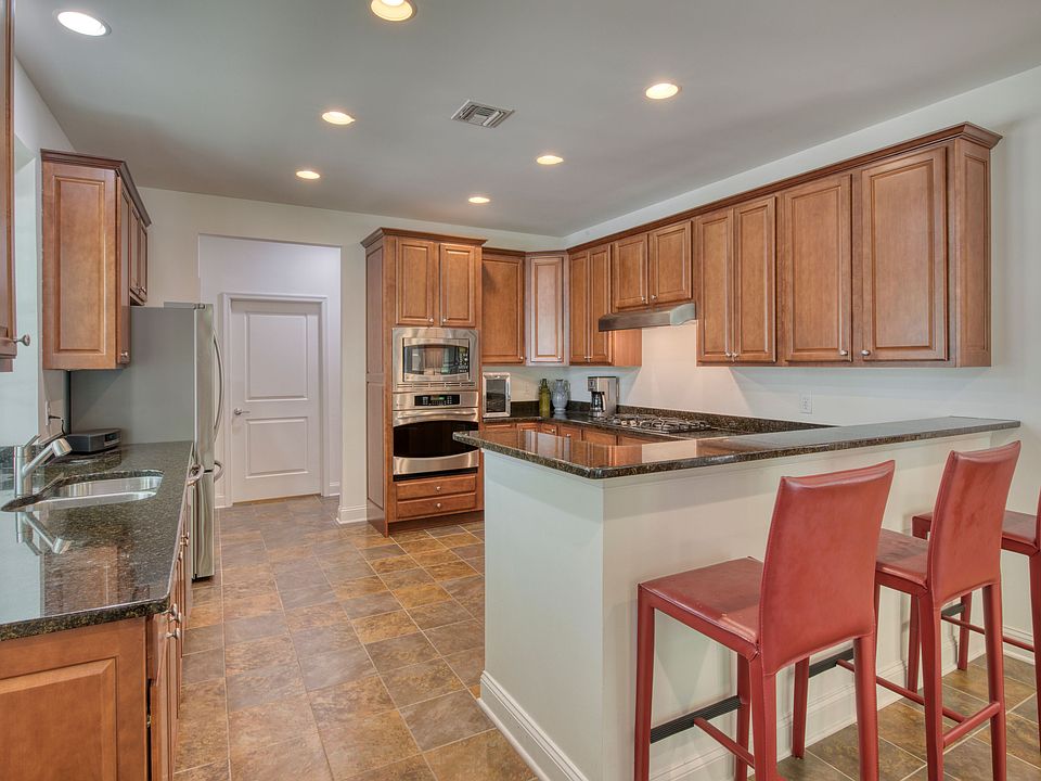 1st image of 171 Jonathan Ln