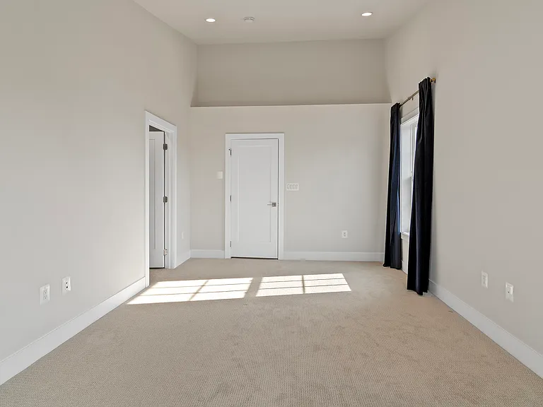 Master Bedroom (3rd Floor)