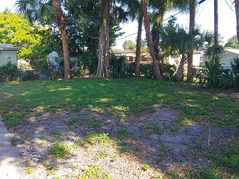 830 NW 38th Ave