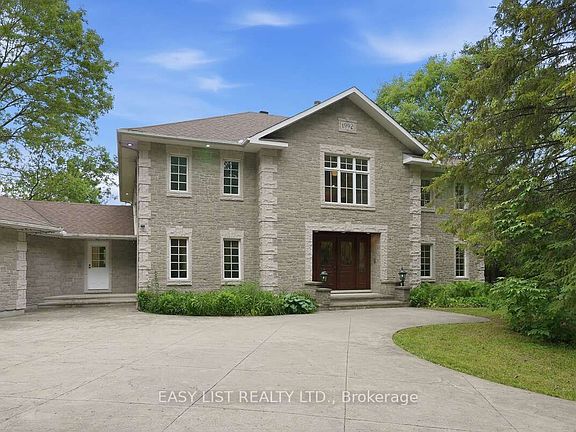 3rd image of 28 Marchbrook Cir