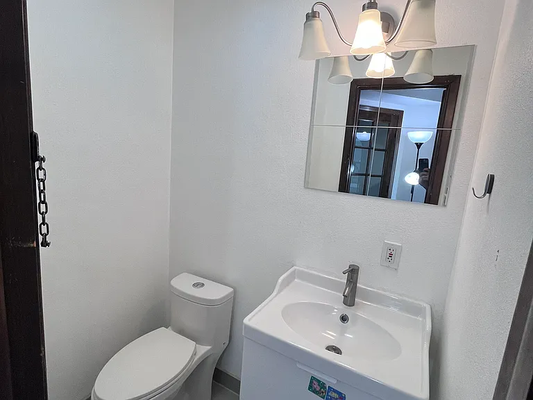 2041 S Helena St #C — Photo 8