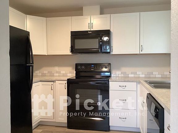 3rd image of 917 N Cambrian Ave