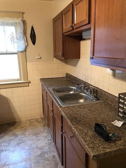 1st image of 1277 Kensington Ave Fl 2nd
