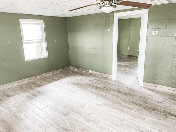 4th image of 121 Bryson Heights Dr APT 2