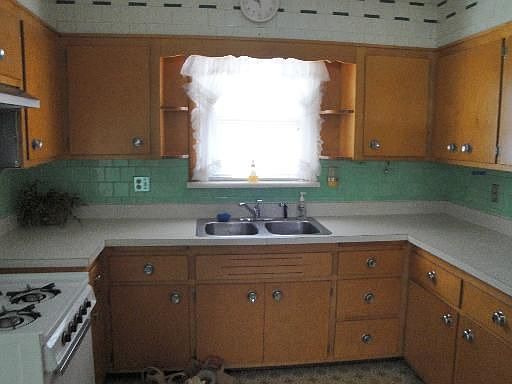 4th image of 14428 Campbell Ave