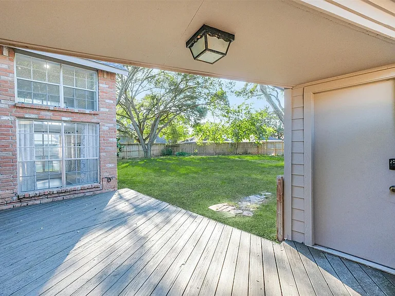 20506 Park Pine Dr — Photo 47