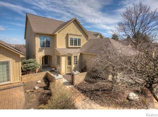 6470 Noble Rd #1, West Bloomfield, MI 48322