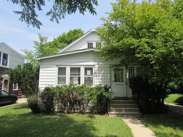 414 E Washington St photo 1