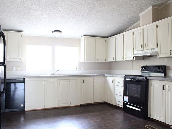 2nd image of 236 Lakeview Dr