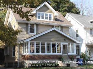 53 Carlton Ave SE, Grand Rapids, MI 49506